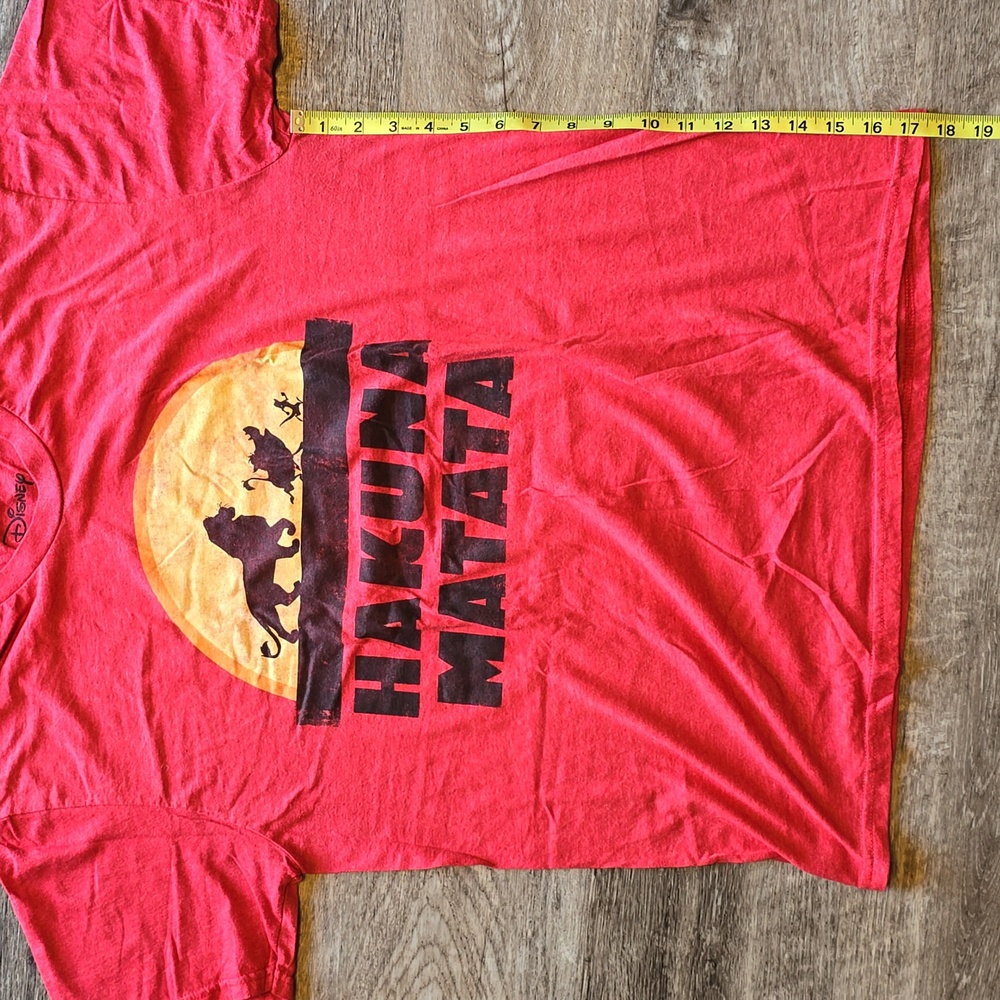 Disney's The Lion King, Hakuna Matata T-Shirt, Size L, Red/Yellow - Picture 4 of 4
